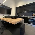 2 Bedroom Penthouse Appartement *
