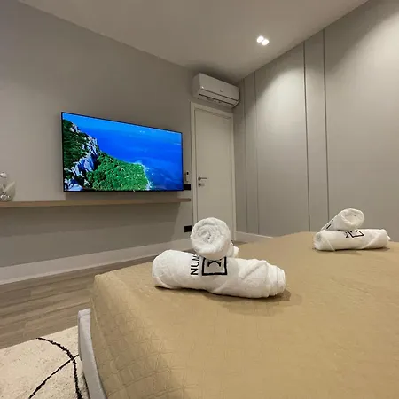 Apartment 2 Bedroom Penthouse *