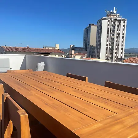 2 Bedroom Penthouse דירה אולביה