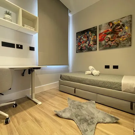 2 Bedroom Penthouse * Όλμπια