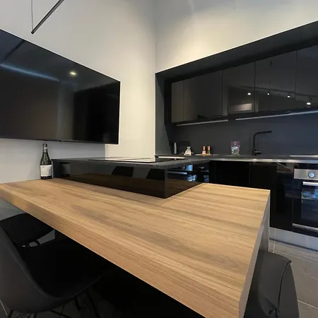 아파트 2 Bedroom Penthouse *