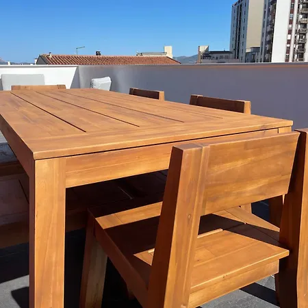 2 Bedroom Penthouse 아파트