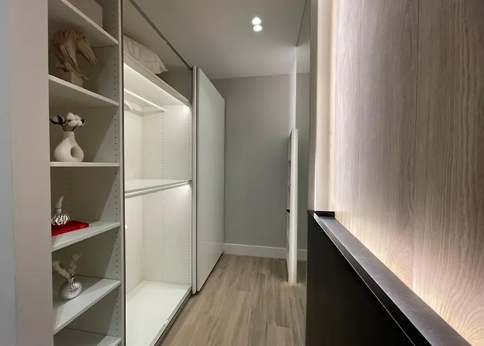 Apartment 2 Bedroom Penthouse *