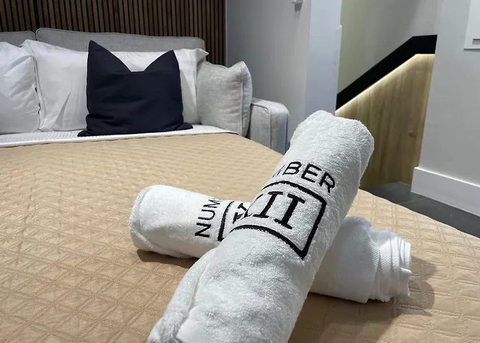 Apartment 2 Bedroom Penthouse *